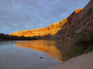 Sunrise over the Green River